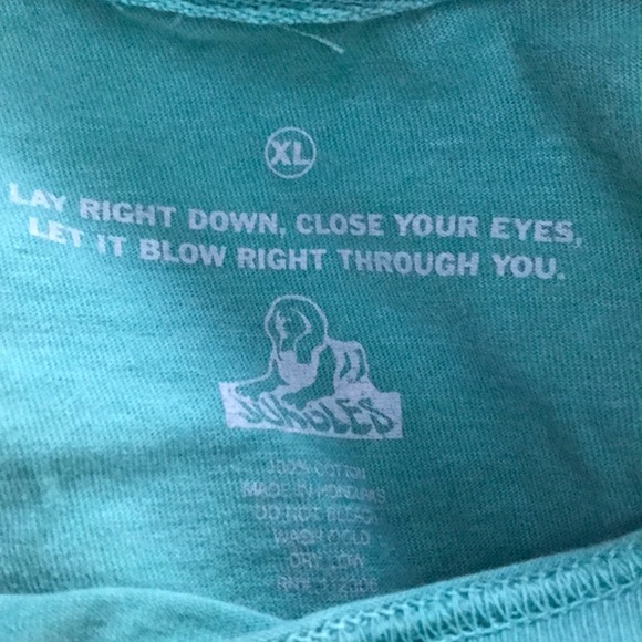 Tee - Picture 3 of 4